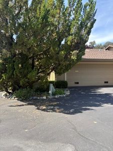 5120 Village Oaks Dr