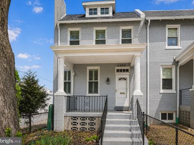 931 Farragut St NW