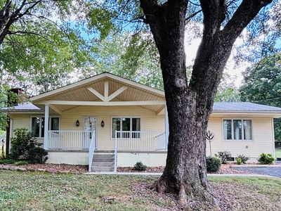 1014 Lakeshore Dr
