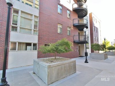 406 S 13th St APT 303