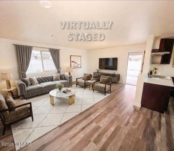 2718 W Carnauba St