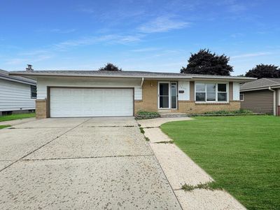 1435 West Goldcrest AVENUE