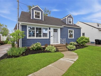 128 Wrexham Ct S