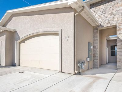 581 W Indian Creek Dr #2