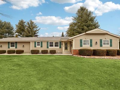 712 Lake Bluff DRIVE