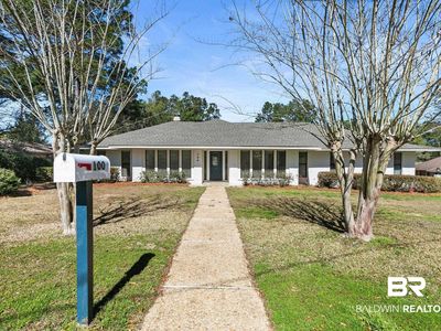 100 Dewitt Cir