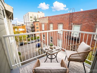 308 Sumitt Avenue E #505