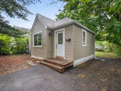 Property at 318 Kenwood Dr, Round Lake Park, IL