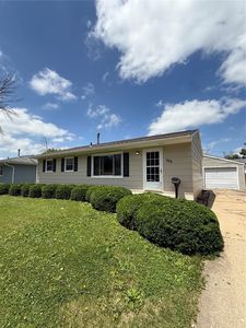 Property at 102 27th Avenue Dr SW, Cedar Rapids, IA