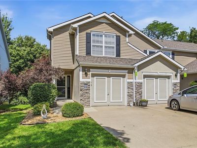 517 SW Shadow Glen Dr