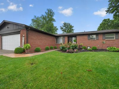 2023 W Maplewood Dr