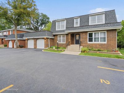 534 S La Grange Rd