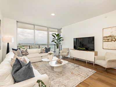 220 Lake Shore Drive #1813