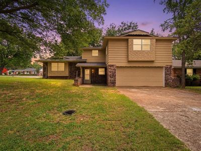 101 W Ash Dr