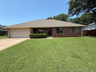 808 W Twin Oaks Dr