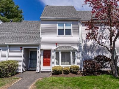 17 Mary Dyer Ln #17