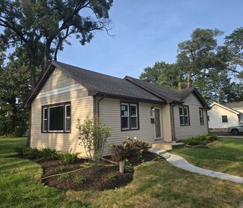420 E 156th Pl