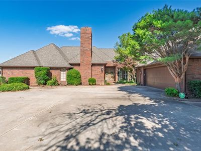 503 Lakeside Ct