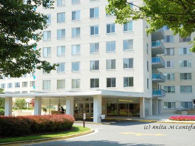 10201 Grosvenor Pl APT 1016