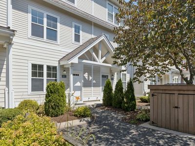 Property at 12 Blue Jay Cir, Mattapan, MA