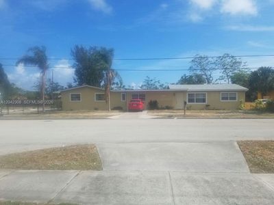 4214 Greenwood Ave