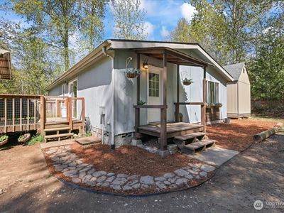 141 E Cedarbrook Lane