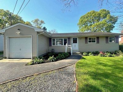 Property at 4993 Express Dr N, Ronkonkoma, NY