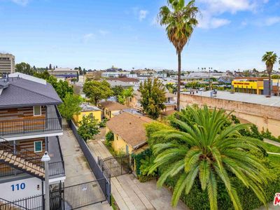 112 S Eucalyptus Ave