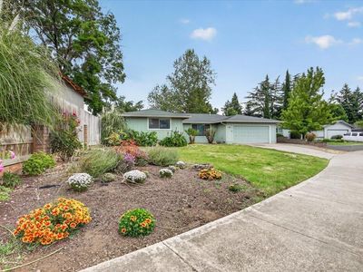 415 Sutter Ave