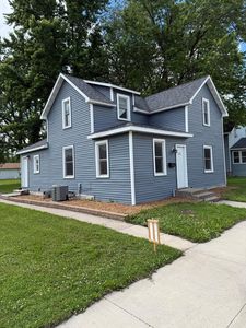 436 Adams St SE