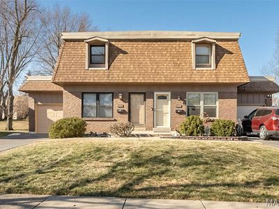 Property at 2325 Charlemagne Dr, Maryland Heights, MO