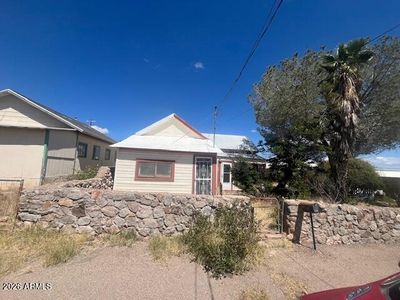 404 MCKINLEY Avenue