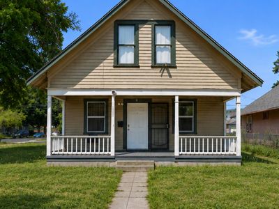 303 E Augusta Ave