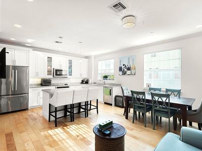 311 E Cannery Row Cir