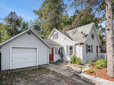 1340 E Grand River Rd