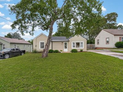 2324 E 40th Ct