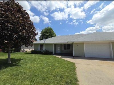 322 Lakeshore Dr