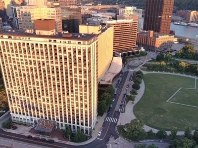 320 Fort Duquesne Blvd APT 19D