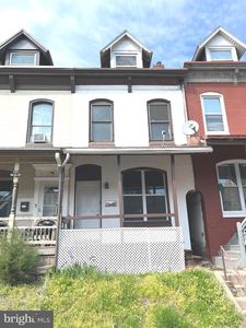 1429 Muhlenberg St