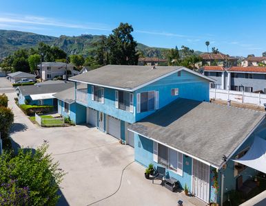 129 Santa Anna St