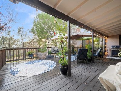 3900 Loma Dr