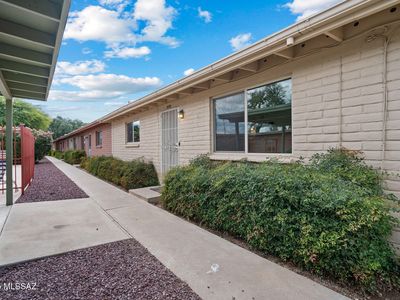 3033 E Blacklidge Dr