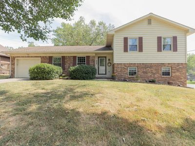 Property at 5722 Gardenia Dr, Newburgh, IN