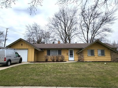 Property at 1408 Fairlane Dr, Schaumburg, IL