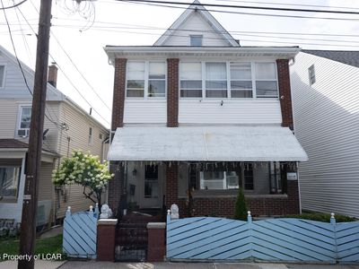 106 S Laurel St