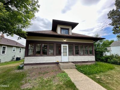 717 4th Ave