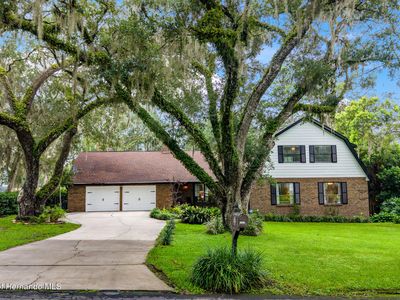 527 Colonial Dr