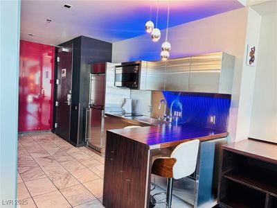 4381 W Flamingo Rd #1204