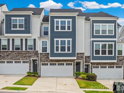 928 Portrush Ln
