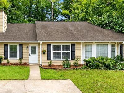 Property at 333 Farm Place Ct NE, Woodstock, GA
